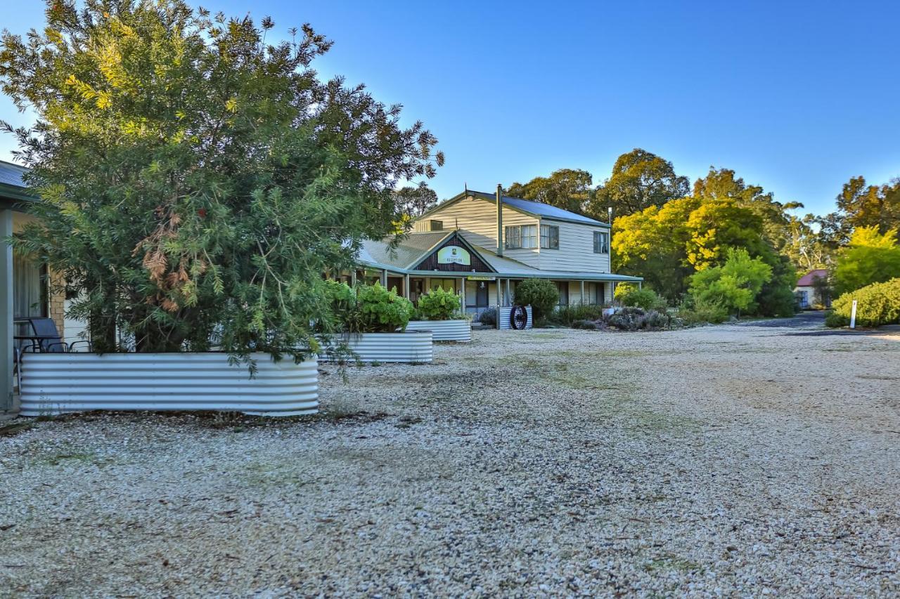 Mountain View Motor Inn & Holiday Lodges Halls Gap Exterior photo