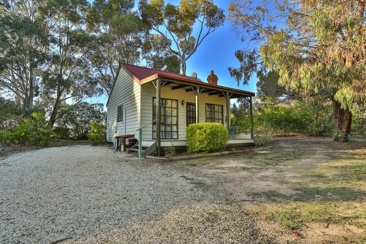 Mountain View Motor Inn & Holiday Lodges Halls Gap Exterior photo