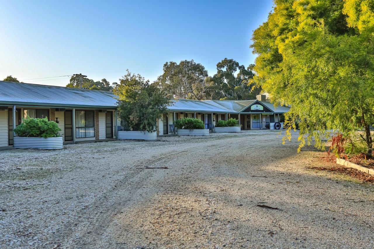 Mountain View Motor Inn & Holiday Lodges Halls Gap Exterior photo