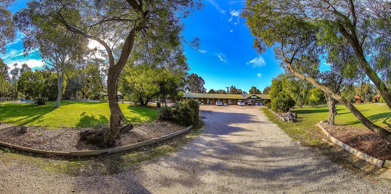 Mountain View Motor Inn & Holiday Lodges Halls Gap Exterior photo